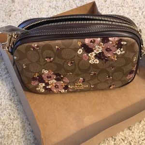 Brand New, Tag-On Coach shoulder bag with zipper